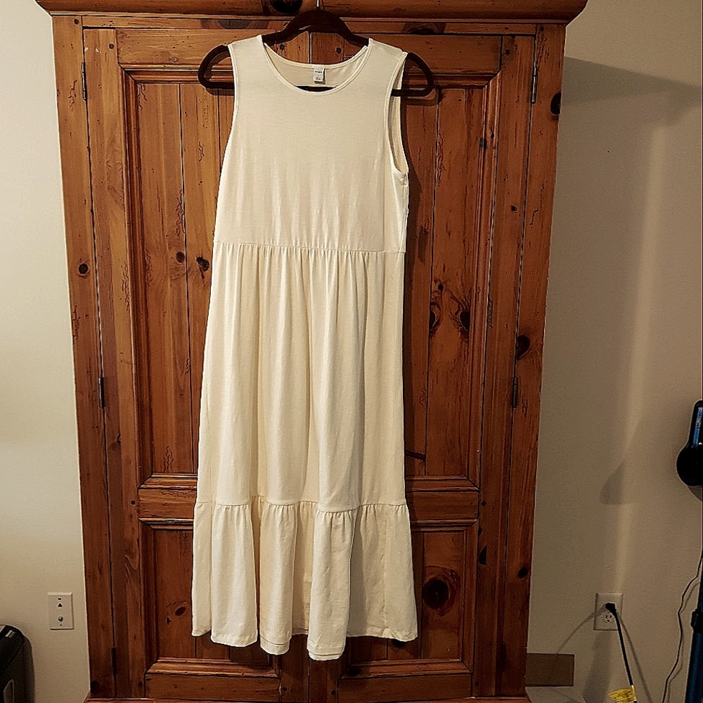 Old Navy NWT, Tiered Maxi DRESS, SMALL, Ivory